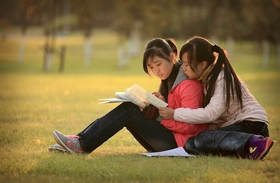 大學生助學貸款 助航象牙塔裏的奮鬥青春