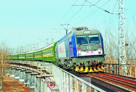 快車時代到來 鄭州鐵路局綠皮車&ldquo;功成身退&rdquo;