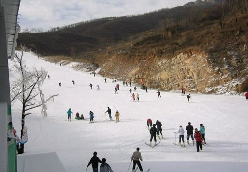 嵩山滑雪滑草场